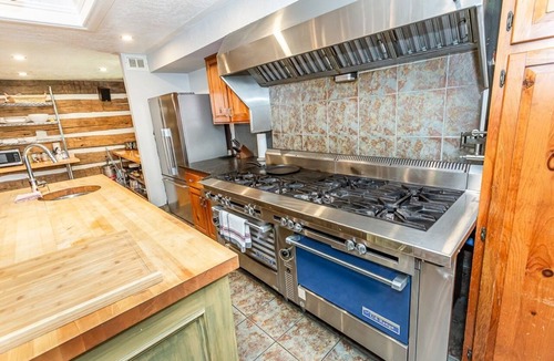 Elora Cottage | Large cottage with Water front, Heated Pool, sauna, 4 family rooms
