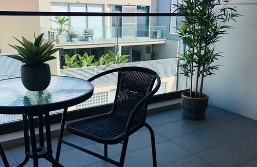 Neutral Bay Apartment | Large Wyndel Apartment GRO017404