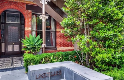 Ballarat House | Lascelles: Modern Comfort in the Heart of Ballarat