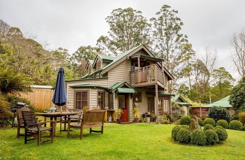 Olinda Cottage | Lavender Cottage Olinda