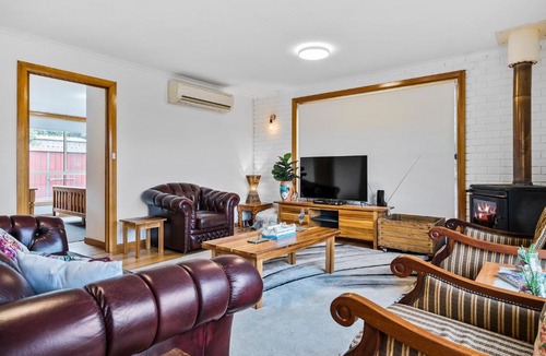Blackmans Bay House | Lavender Cove