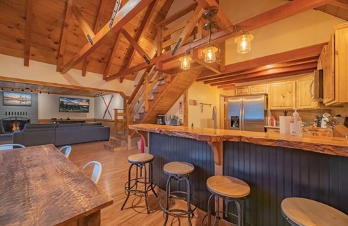 Big Bear Cabin | Lazy Bear Chalet-3 bed 2 bath W/Spa-No Pets!