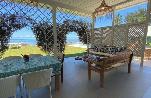 Paea Villa | Le Ficus : Grande villa bord de mer avec piscine