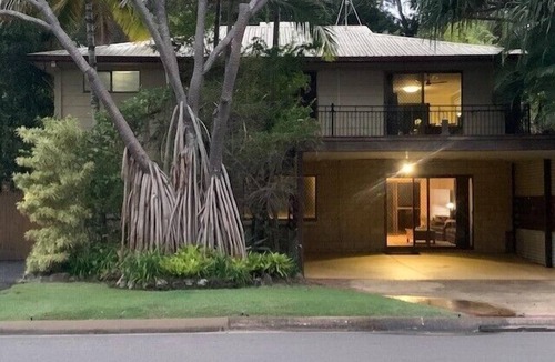 Toogoom House | Lemac - Direct Access to Toogoom Beach-Sleeps 8-2 Smart TV's-Wifi-Pets