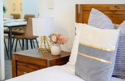 Darling Harbour Apartment | Live On the Iconic Sydney CBD Wharf with family
