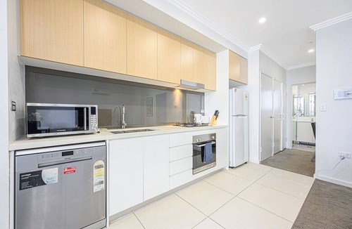 Liverpool Apartment | Liverpool Stunny Modern Apt |Wifi &Parking