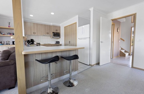 Paynesville House | Locanda: A welcoming and beautifully presented home located on the canals