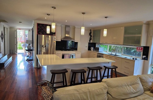 Shepparton House | Located in a peaceful part of Shepparton , perfect for family holidaynnn.