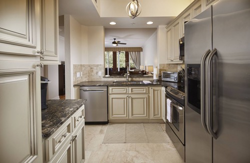 Redevelopment Area Condo | Location and Lifestyle at its Finest!
