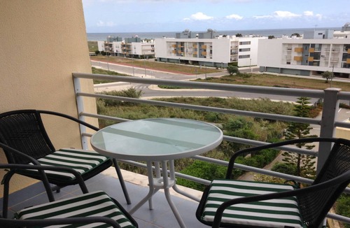 Albardeira Apartment | Location.Location.Location! Spacious 2bedrm condo, beach+pool+town, Wi-Fi.