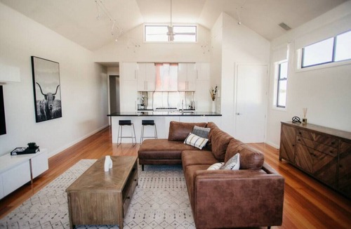 Benalla Apartment | Loft On Bridge - Benalla