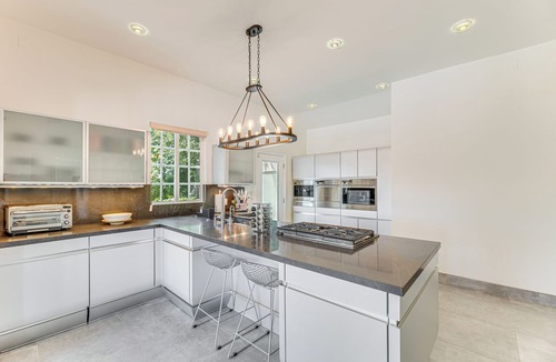 Bel Air House | Los Angeles Home w/Private Pool, Mtn & Lake View!