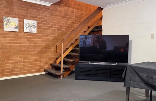 Wollstonecraft House | Lovely 3-bedroom house in serene Wollstonecraft neighborhood