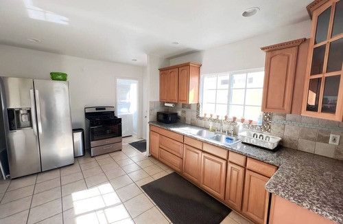 South Gate House | Lovely 3-bedroom house in South Gate