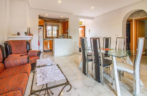 Algorfa Apartment | Lovely apartment in Algorfa with WiFi