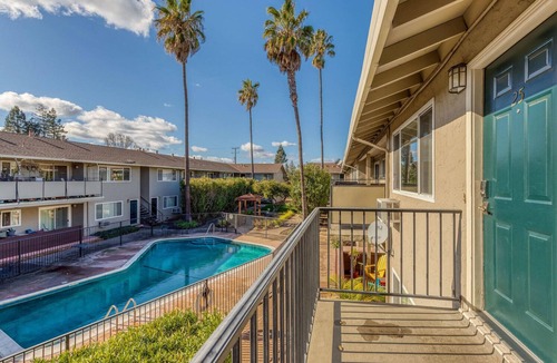 Old Mountain View Apartment | Lovely Mountain View 2BR w/Pool & Patio, nr Caltrain, by Blueground