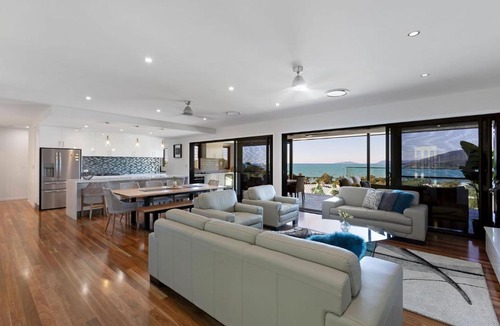 Airlie Beach House | Lux On Nara