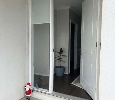 Wollert Bed & Breakfast | Luxarious room stay- 25 min to Melbourne Airport and next to Hume Freeway