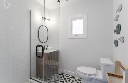 Balboa Island House | Luxe Balboa House 5 Bedroom 5 Ensuite Bath Peninsula Ferry Close
