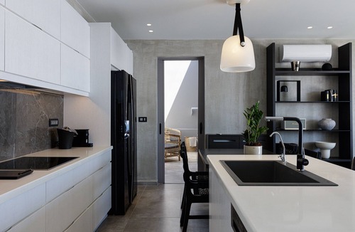 Vizari Villa | Luxe Coastal Escape with Sea Views - Private Heated Pool, Close to Agios Pavlos Beach!
