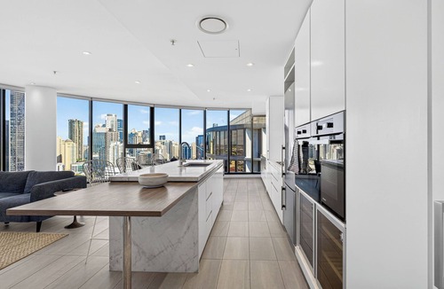 Fortitude Valley Apartment | LUXE PENTHOUSE | 3BR w/Panoramic Story Bridge, Brisbane River and City Views