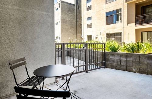 San Jose Apartment | Luxe San Jose 1BR w/Gym, Pool, W/D, walk to WF + Caltrain, by Blueground