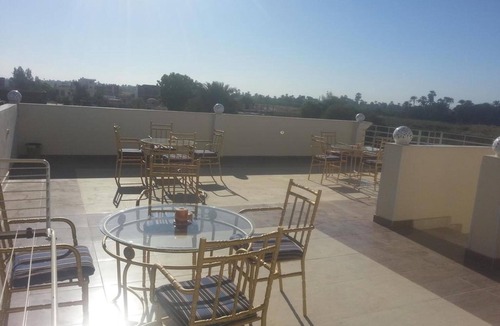 Luxor House | Luxor Star Apartments