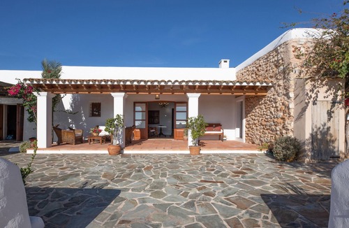 Sant Josep de sa Talaia Villa | Luxurious Villa "Can Mariano" with Pool, Large Garden, Air Conditioning and Wi-Fi