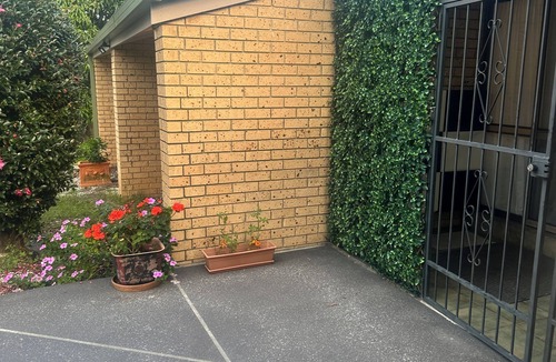 Browns Plains House | Luxurious and Stylish Single Rooms on Browns Plains