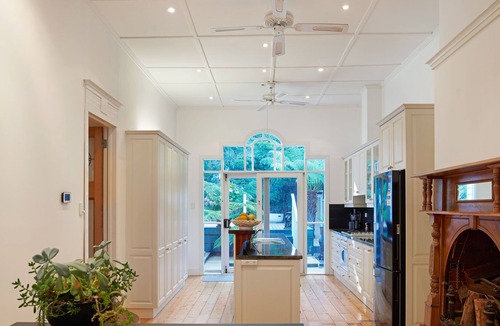 Sassafras Villa | Luxurious grand Villa close to nature in Yarra Ranges