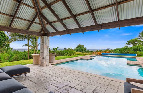 Landsborough House | Luxury Accommodation in the Heart of the Sunshine Coast Hinterland