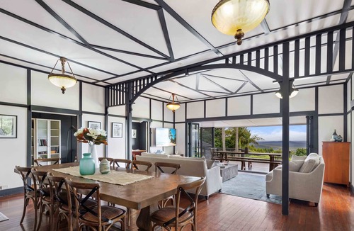 Landsborough House | Luxury Accommodation in the Heart of the Sunshine Coast Hinterland