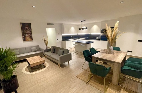 Talamanca Apartment | LUXURY APARTMENT MARINA BOTAFOCH