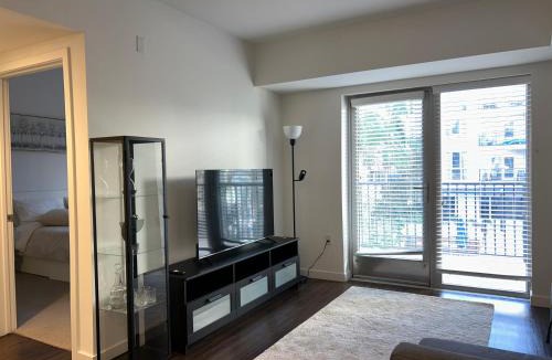 Little Armenia Apartment | LUXURY APARTMENT IN HOLLYWOOD