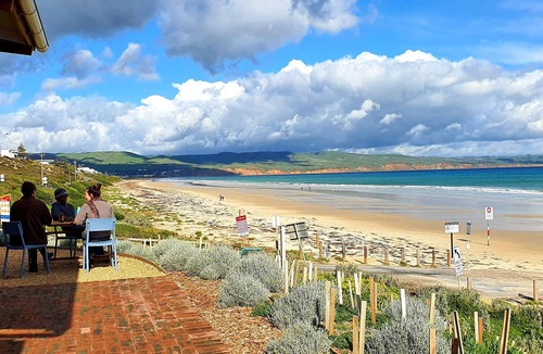 Aldinga Beach House | Luxury beach stay, close to the famous SA wine regions