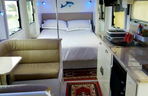 Primrose Sands House | luxury caravan great views