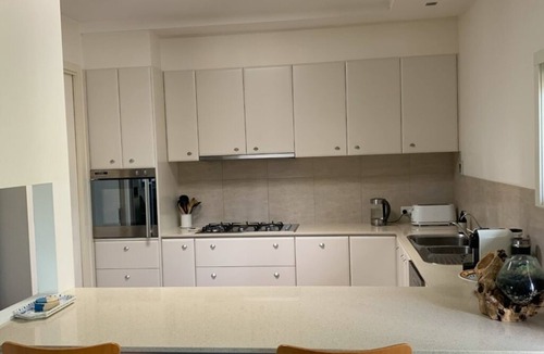 Rye House | Luxury, Comfort, Rye Beach house- 100m to Tyrone foreshore