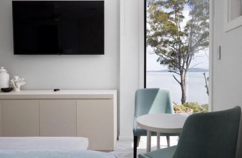 Nelson Bay House | Luxury Couples Escape - Vue One