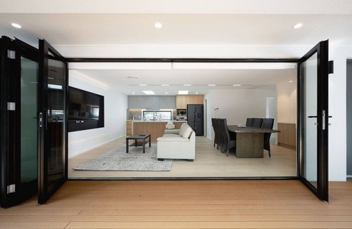 Dickson House | Luxury family home near Dickson Village