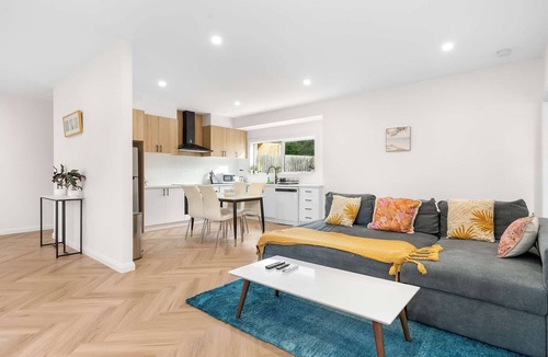 Box Hill North House | Luxury Family Stay | Box Hill | 5-Star Comfort
