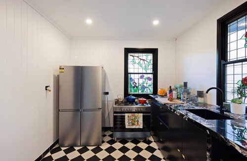 Dover Gardens House | Luxury Glam Pool Retreat Near Glenelg Beach-sleeps 10