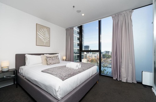 Phillip Apartment | Luxury Living and Pool Views in the Heart of Woden - Hosted by Canstay