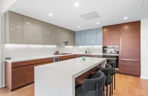 Vernon Apartment | Luxury Modern 2-bedroom apartment Home in Los Angeles w/WiFi + Central Ac