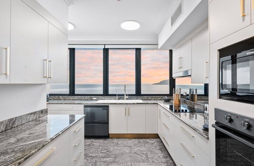 Cairns North Apartment | Luxury Oceanview Penthouse at Northshore Tower Cairns