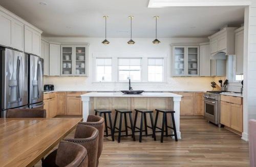 Ocean Hill House | Luxury Oceanview Heated Pool Theater Pool Table