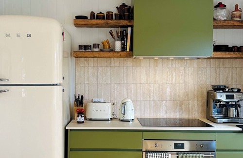 Boomerang Beach House | Luxury renovated 70s beach house with views of Boomerang Beach. Pet friendly