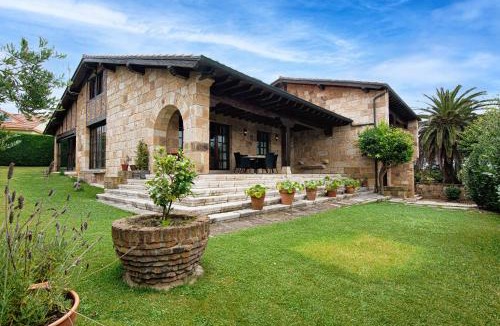 Suances Villa | Luxury Villa Esmeralda