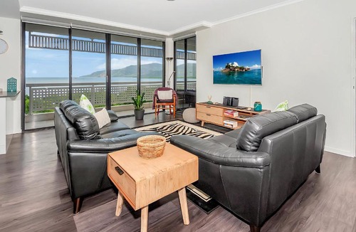 Cairns North Apartment | Luxury waterfront sea view apartment - do not book