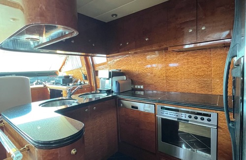 Badalona Boat Rental | Luxury yacht in marina de Badalona. Price for overnight stay in the whole yacht.
