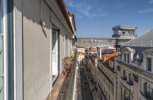 Sacramento Apartment | LV Premier Chiado CH1- Balcony, Central, Elevator